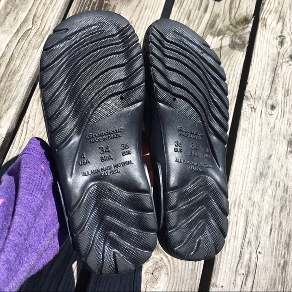 Grendene Black/Silver Slides SZ 4! LIKE NEW! - Picture 4 of 7